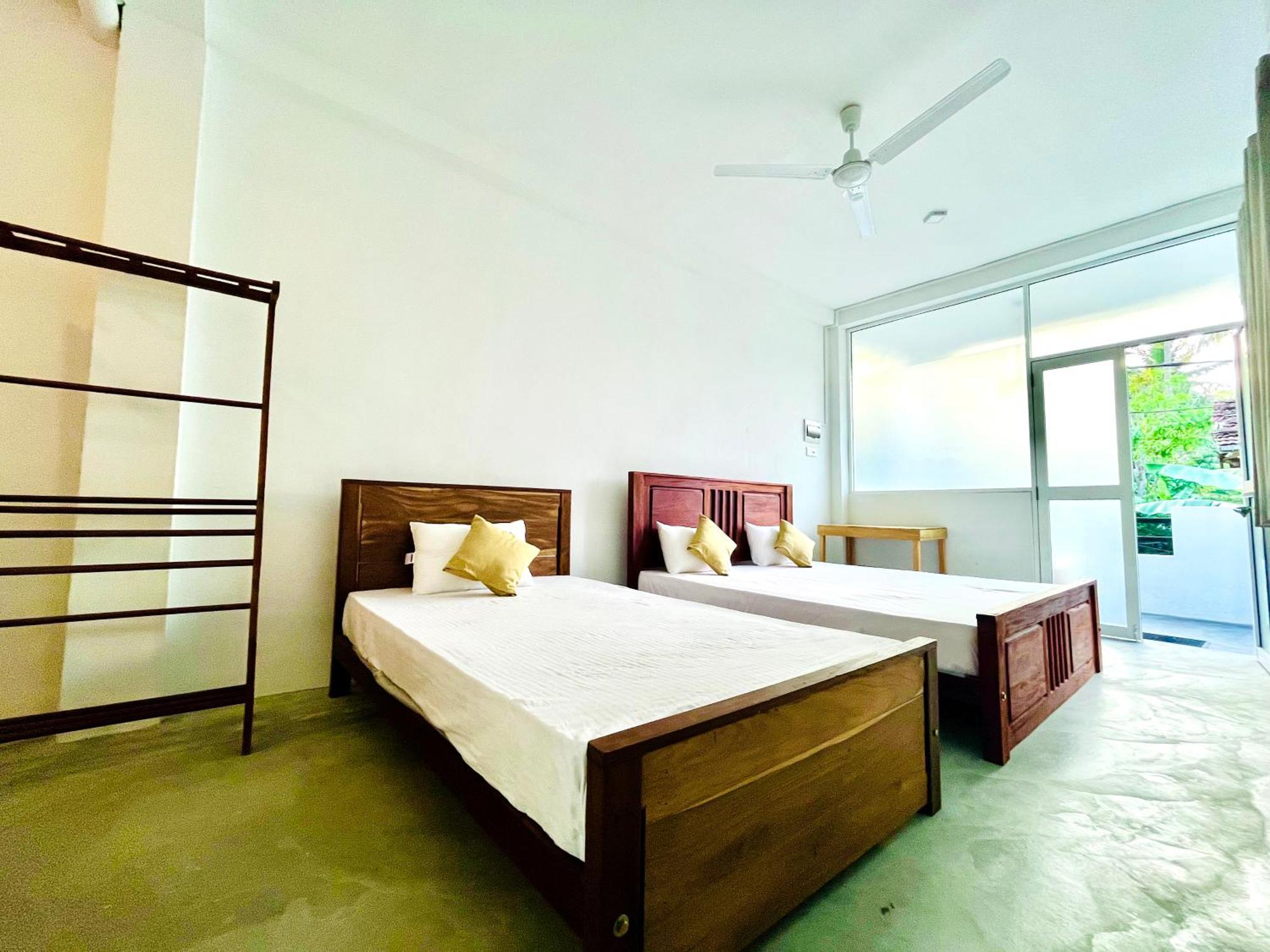 Surf & Salt Apartment Weligama Exterior photo