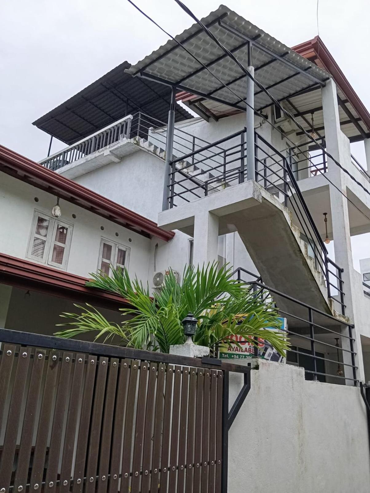 Surf & Salt Apartment Weligama Exterior photo